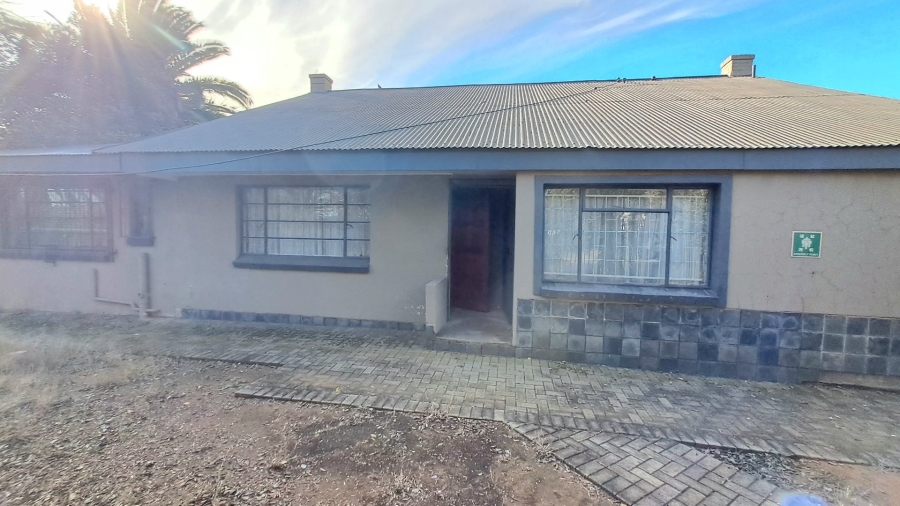 7 Bedroom Property for Sale in Willows Free State